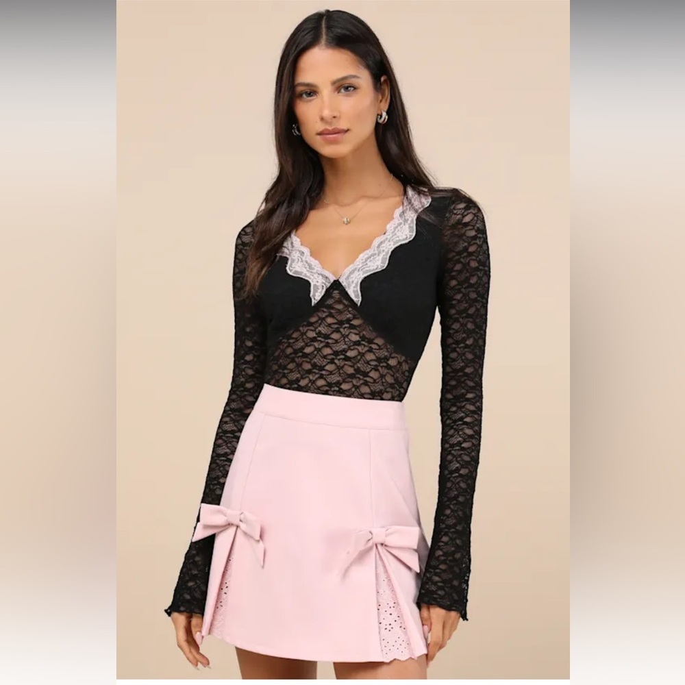 Motel Rocks Chantal Black Pink‎ Sheer Lace Long Sleeve V-Neck Top Medium NWT